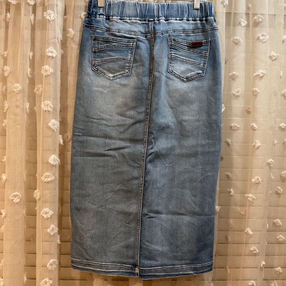 ‘NUGGLES 31” Denim Skirt - Picture 2 of 3